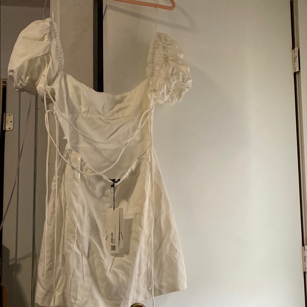Elegant White Mini Dress - Picture 5 of 10